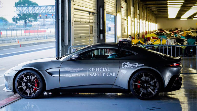 Νέο safety car στη Formula 1 με την υπογραφή της Aston Martin Νέο safety car στη Formula 1 με την υπογραφή της Aston Martin